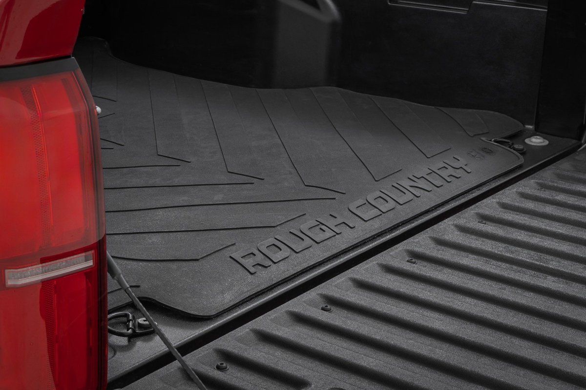 Toyota Tacoma Truck Bed Mat - Rough Country - 5 ft Bed, RC Logo, 3/8 in Nyracord - '24-'26